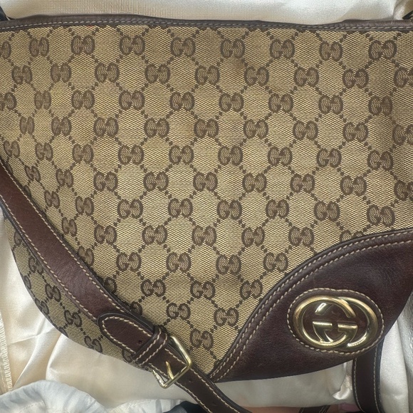 Gucci Handbags - Gucci Vintage Crossbody